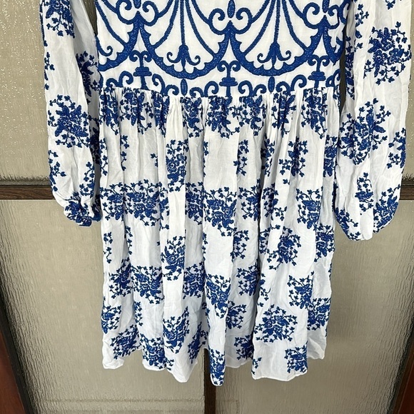 Alcoolique
Donata Dress Italian size 44 or a US 8. - Picture 11 of 14